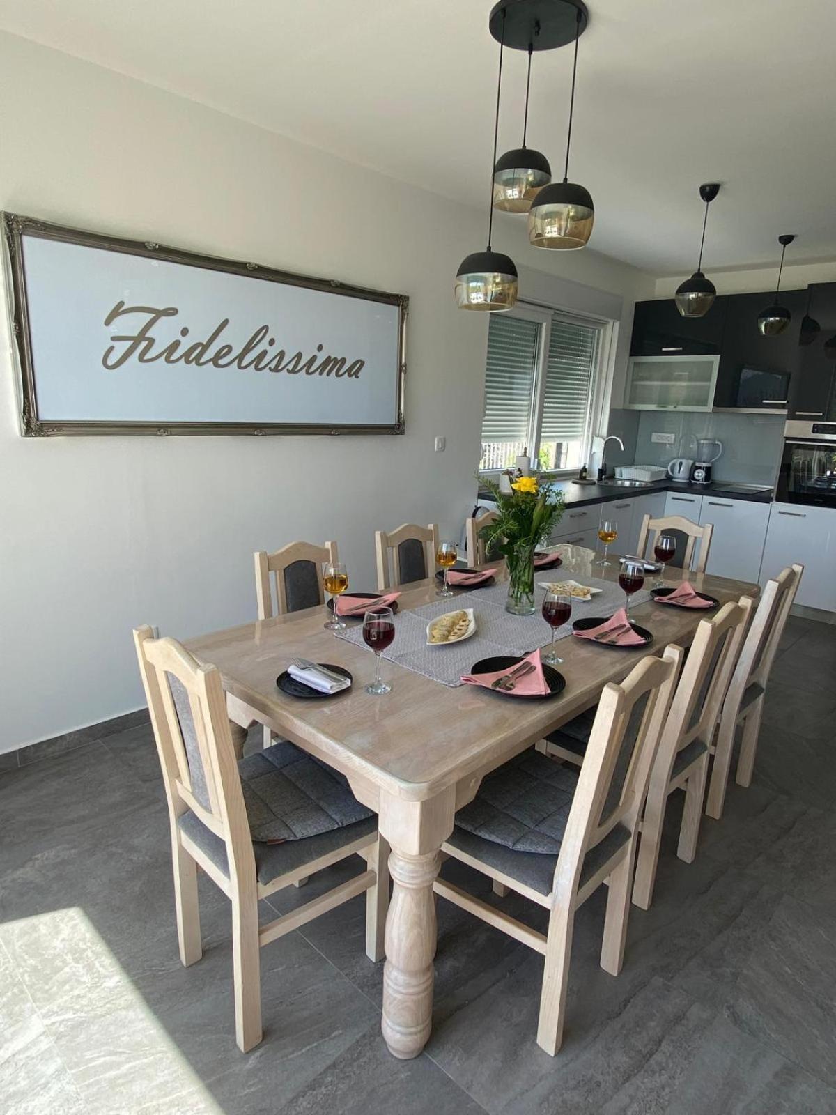 Villa Fidelissima Kaštela Eksteriør bilde